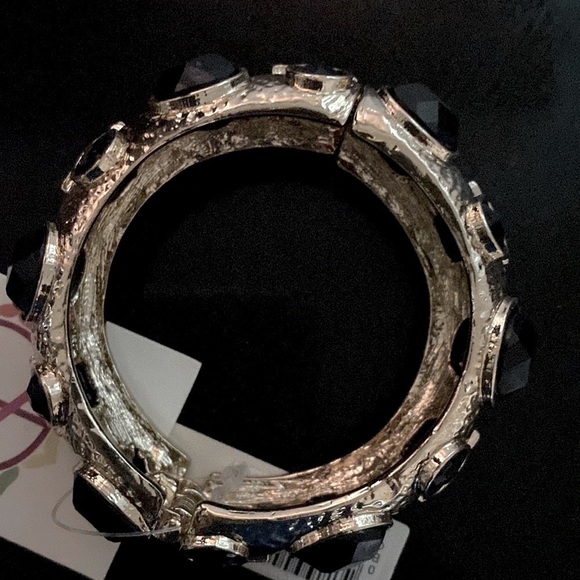 Shelter Island gold hammered brass and black beveled stones bangle bracelet. NWT - Picture 9 of 9